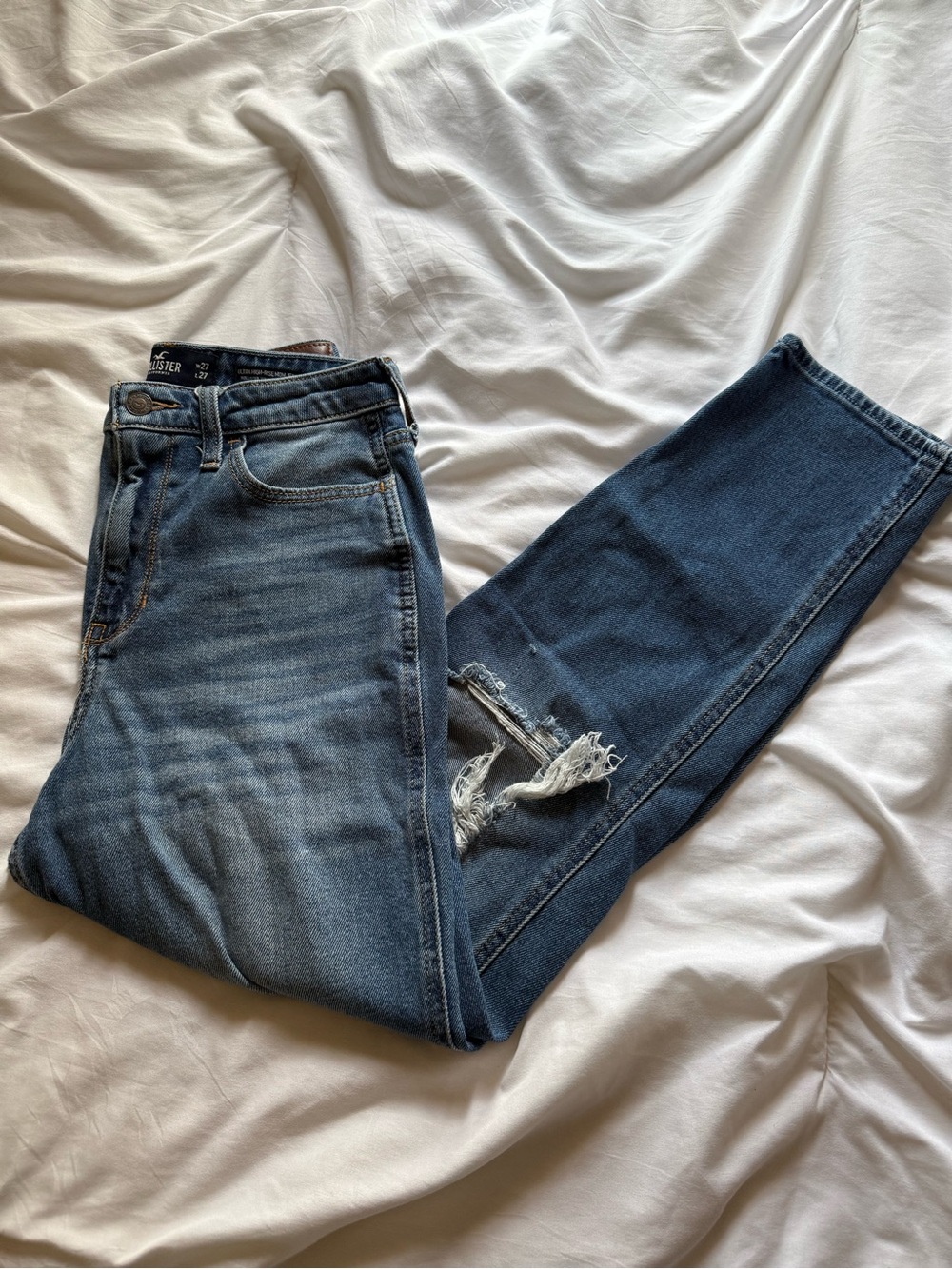 Hollister Ultra High Rise Mom Jeans